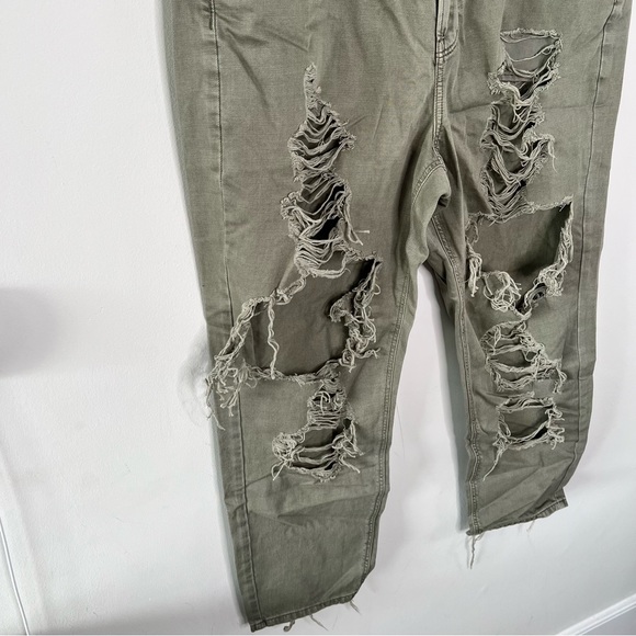 American Eagle distressed mom jeans - Picture 2 of 6